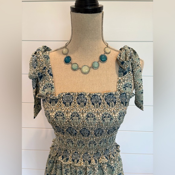 Elegant Blue, Light Green and Cream Cabochon Silver Tone Statement Necklace - Picture 6 of 6